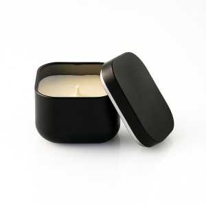 Gyertya vanlia illattal, fekete